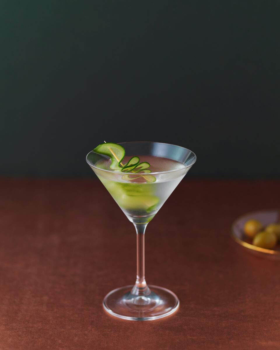 martini-vodka-cucamber and olives on metal surface soft light profoto hasselblad fotograf drink bratislava london